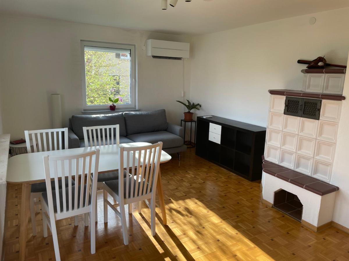 Sonnige 3 Zimmer Wohnung Mit Schoenem Balkon Im Gruenen Reutlingen Luaran gambar