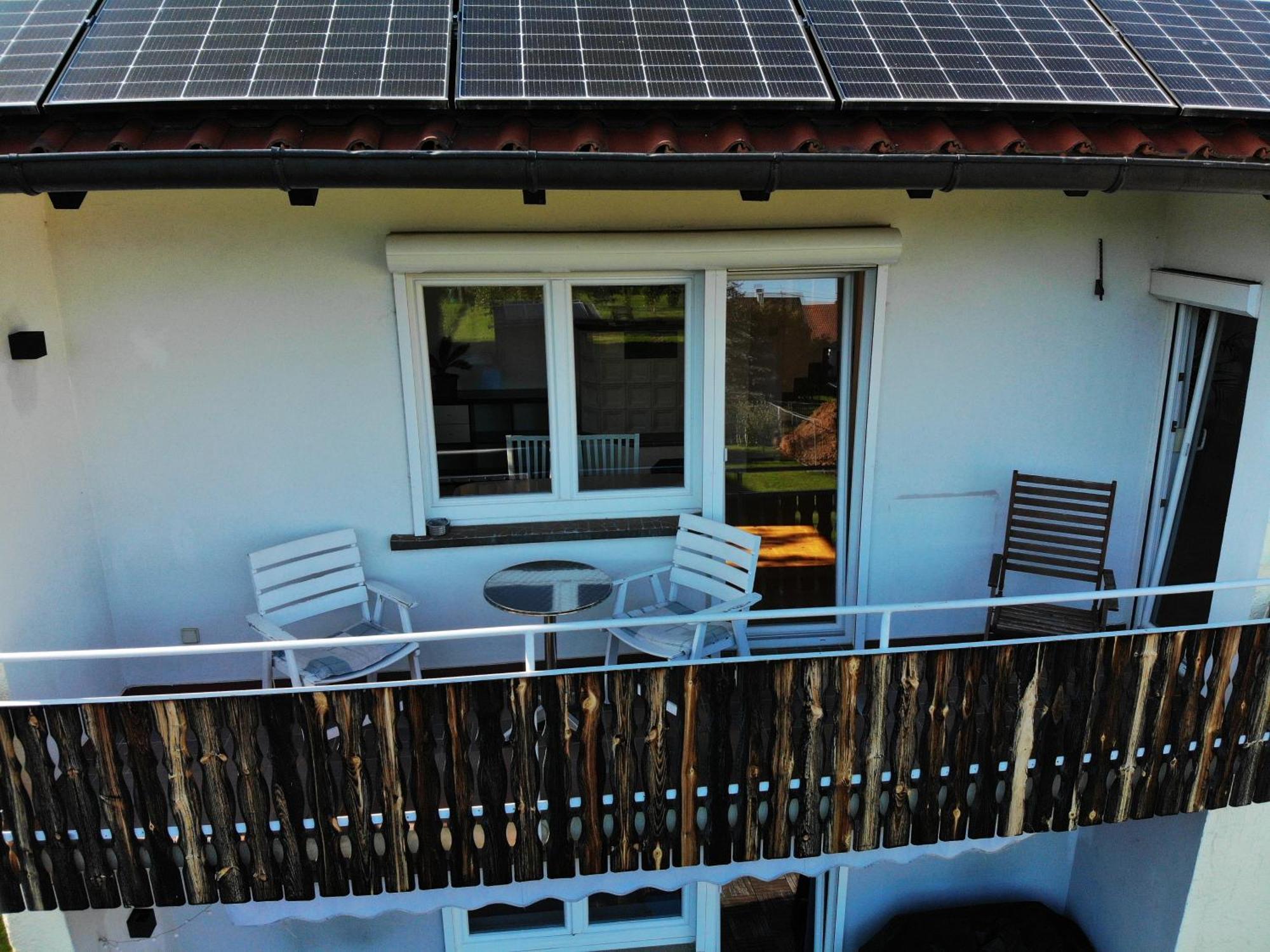 Sonnige 3 Zimmer Wohnung Mit Schoenem Balkon Im Gruenen Reutlingen Luaran gambar